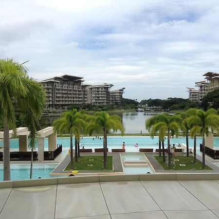 Pico Beach Front Condo Nasugbu Bagian luar foto